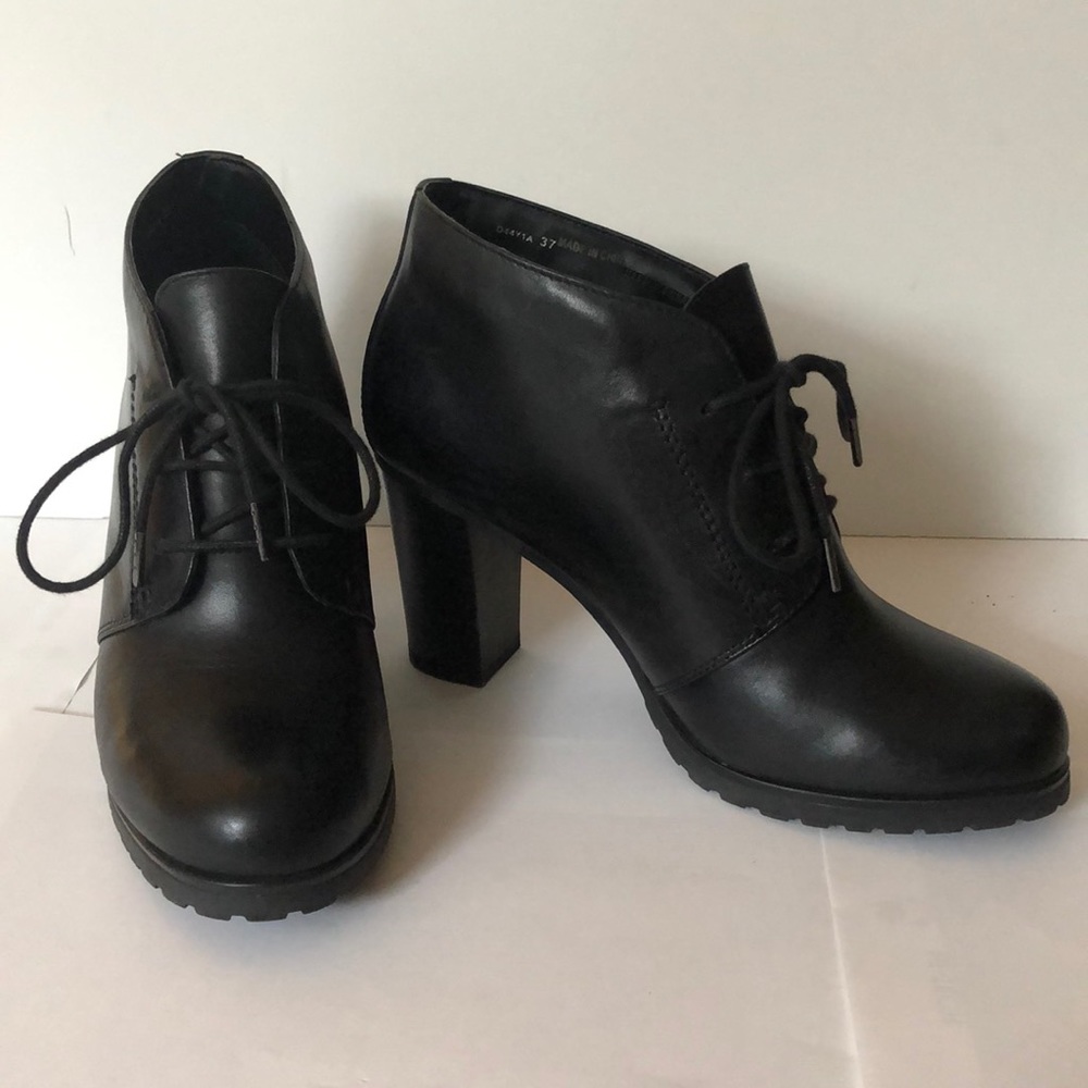 Geox black leather booties size 7